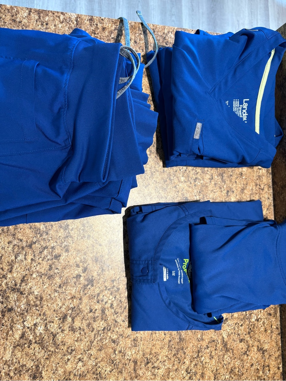 Scrub set